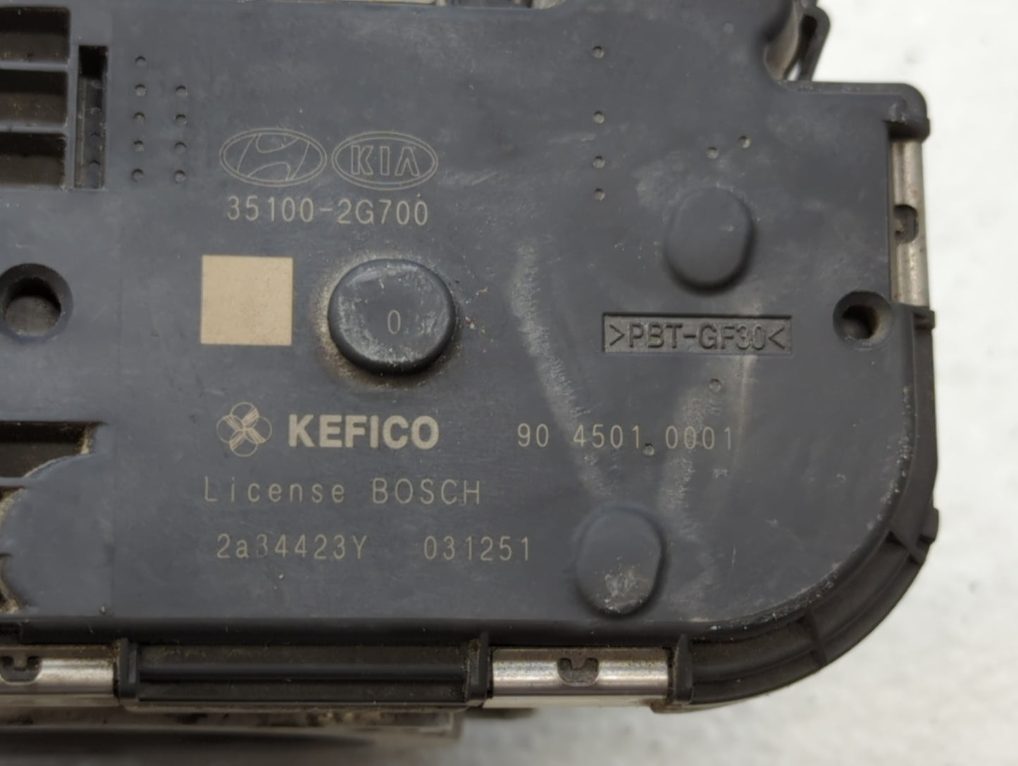 2011-2014 Hyundai Sonata Throttle Body P/N:35100-2G700 Fits Fits 2011 2012 2013 2014 2015 2016 OEM Used Auto Parts - Oemused