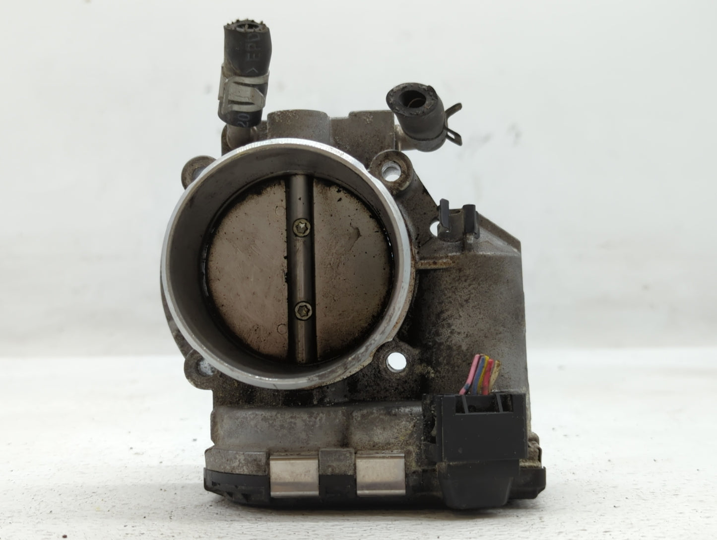 2011-2014 Hyundai Sonata Throttle Body P/N:35100-2G700 Fits Fits 2011 2012 2013 2014 2015 2016 OEM Used Auto Parts - Oemused