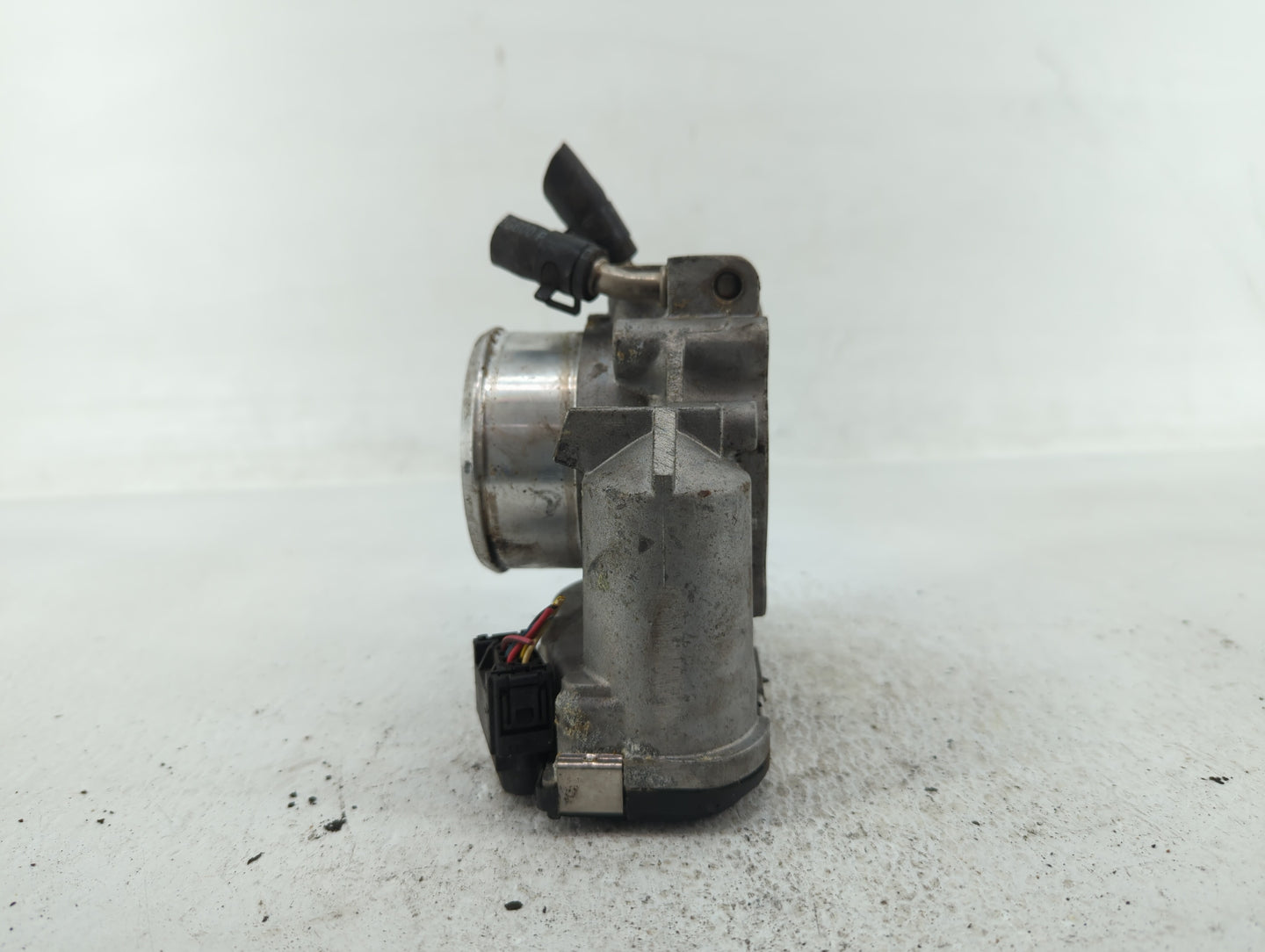 2011-2014 Hyundai Sonata Throttle Body P/N:22030-0T080 35100-2G710 Fits Fits 2011 2012 2013 2014 2015 2016 OEM Used Auto Par