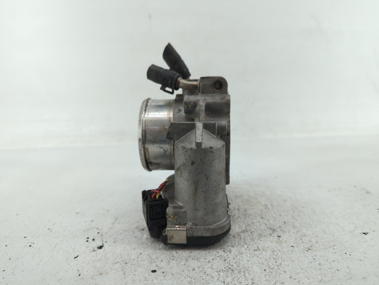 2011-2014 Hyundai Sonata Throttle Body P/N:22030-0T080 35100-2G710 Fits Fits 2011 2012 2013 2014 2015 2016 OEM Used Auto Par
