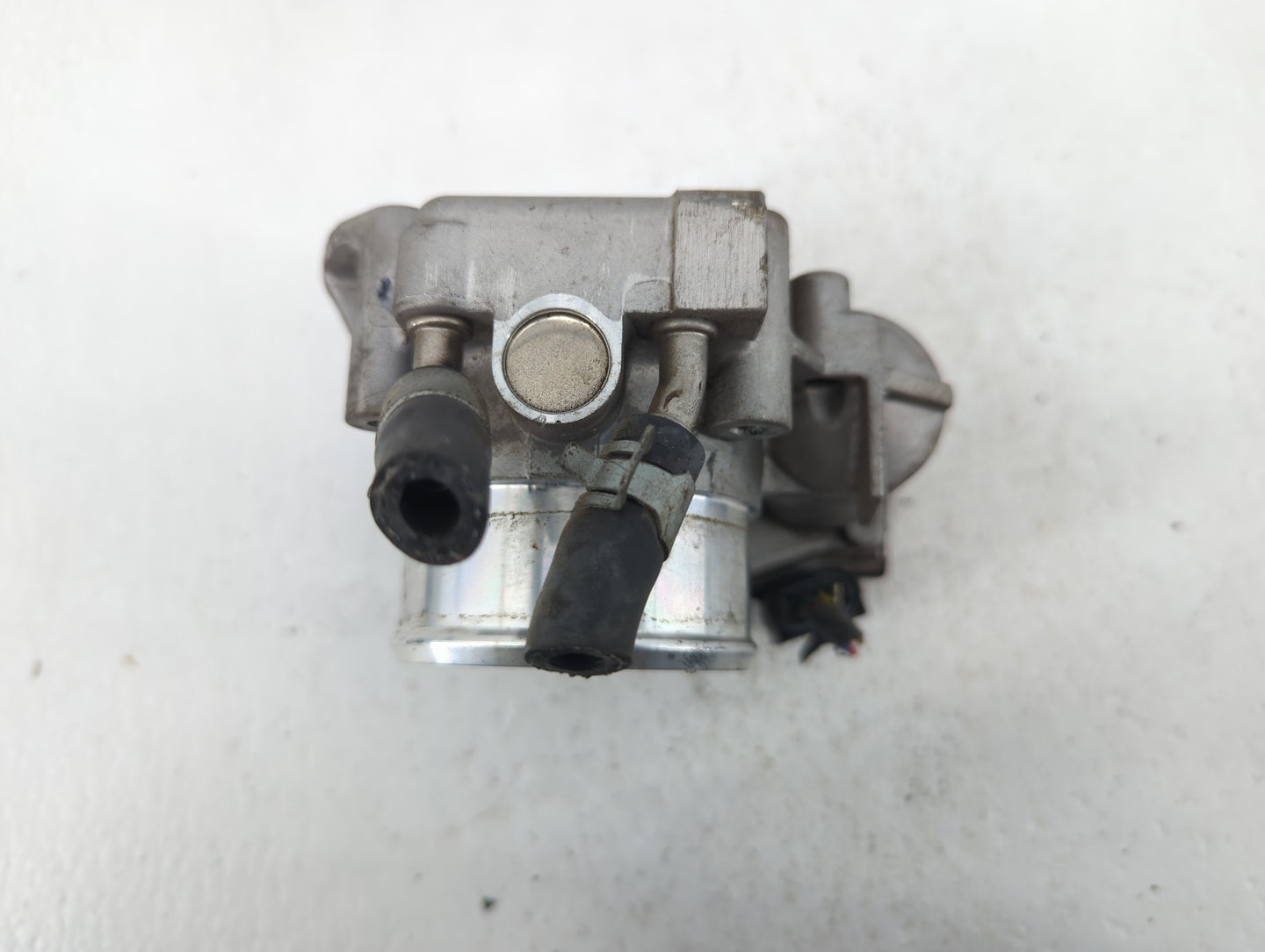 2011-2014 Hyundai Sonata Throttle Body P/N:22030-0T080 35100-2G710 Fits Fits 2011 2012 2013 2014 2015 2016 OEM Used Auto Par