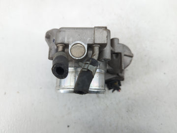 2011-2014 Hyundai Sonata Throttle Body P/N:22030-0T080 35100-2G710 Fits Fits 2011 2012 2013 2014 2015 2016 OEM Used Auto Parts