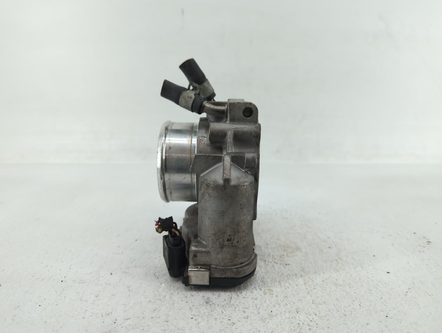 2011-2014 Hyundai Sonata Throttle Body P/N:22030-0T080 35100-2G710 Fits Fits 2011 2012 2013 2014 2015 2016 OEM Used Auto Par