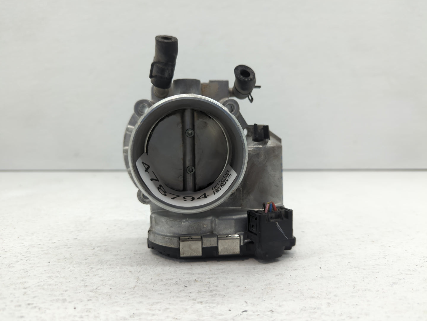 2011-2014 Hyundai Sonata Throttle Body P/N:35100-2G700 Fits Fits 2011 2012 2013 2014 2015 2016 OEM Used Auto Parts - Oemused