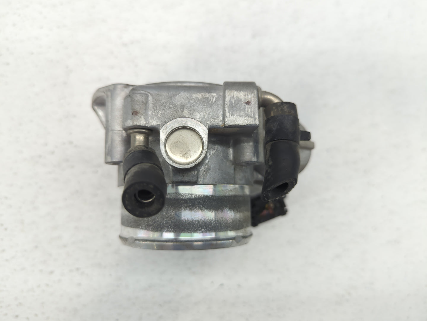 2011-2014 Hyundai Sonata Throttle Body P/N:35100-2G700 Fits Fits 2011 2012 2013 2014 2015 2016 OEM Used Auto Parts - Oemused