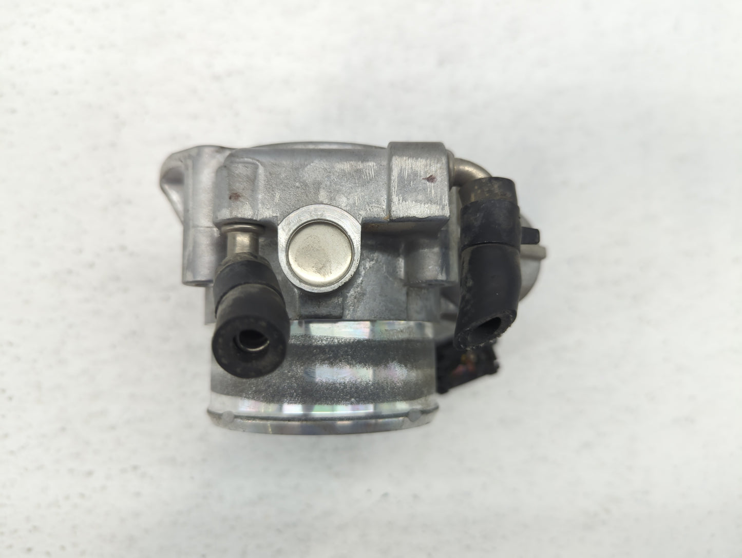 2011-2014 Hyundai Sonata Throttle Body P/N:35100-2G700 Fits Fits 2011 2012 2013 2014 2015 2016 OEM Used Auto Parts - Oemused