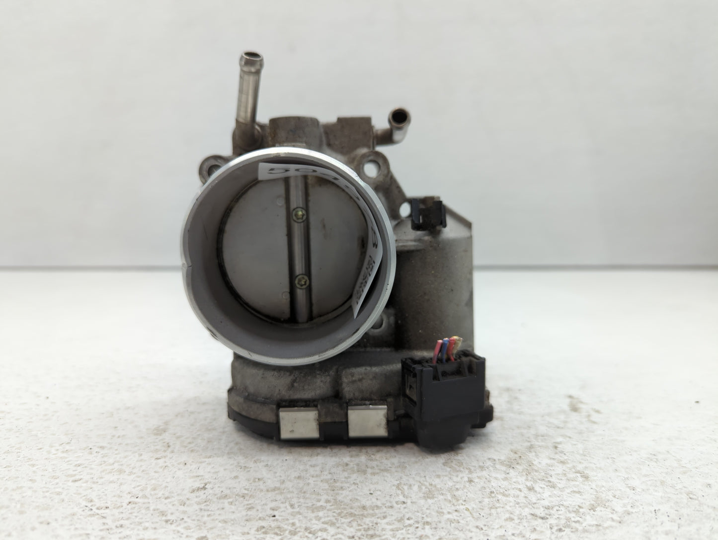 2011-2014 Hyundai Sonata Throttle Body P/N:35100-2G700 Fits Fits 2011 2012 2013 2014 2015 2016 OEM Used Auto Parts - Oemused