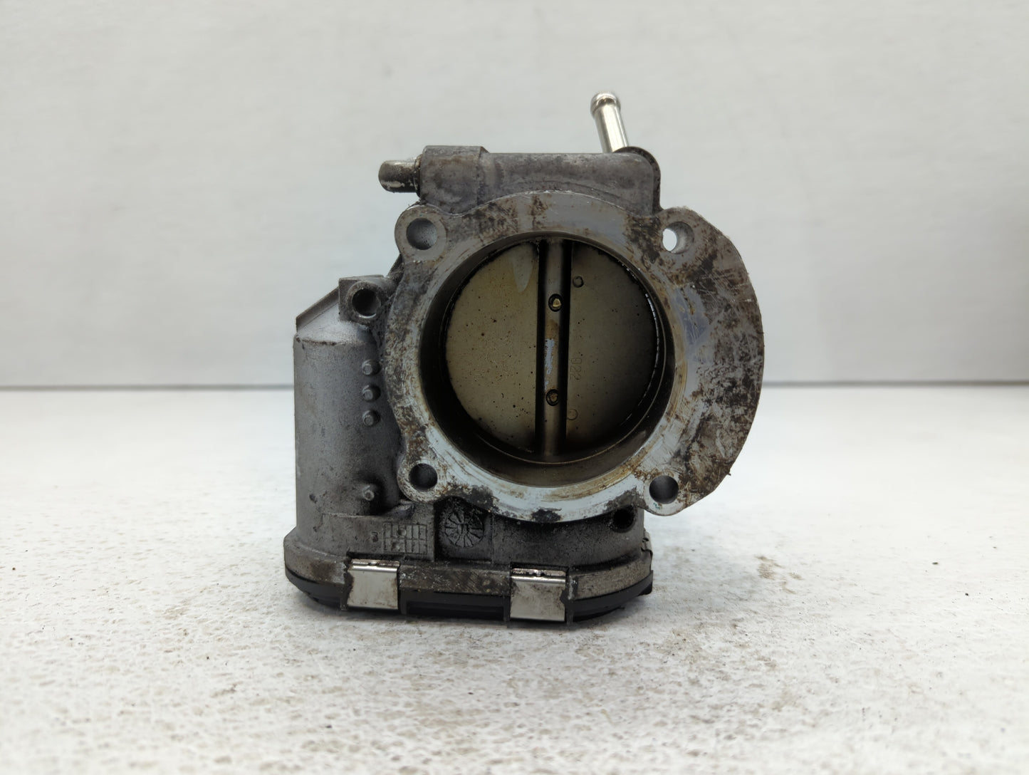 2011-2014 Hyundai Sonata Throttle Body P/N:35100-2G700 Fits Fits 2011 2012 2013 2014 2015 2016 OEM Used Auto Parts - Oemused