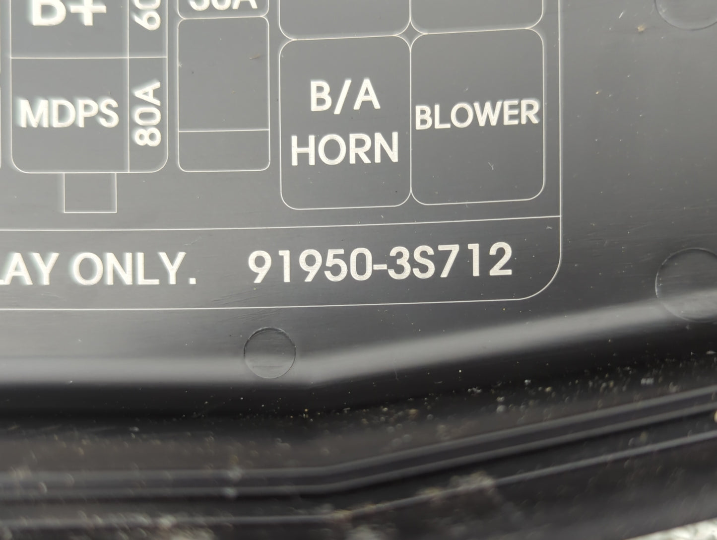 2011-2014 Hyundai Sonata Fusebox Fuse Box Panel Relay Module P/N:91950-3S712 Fits Fits 2011 2012 2013 2014 OEM Used Auto Par