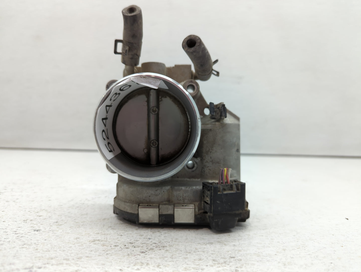 2011-2014 Hyundai Sonata Throttle Body P/N:35100-2G700 Fits Fits 2011 2012 2013 2014 2015 2016 OEM Used Auto Parts - Oemused