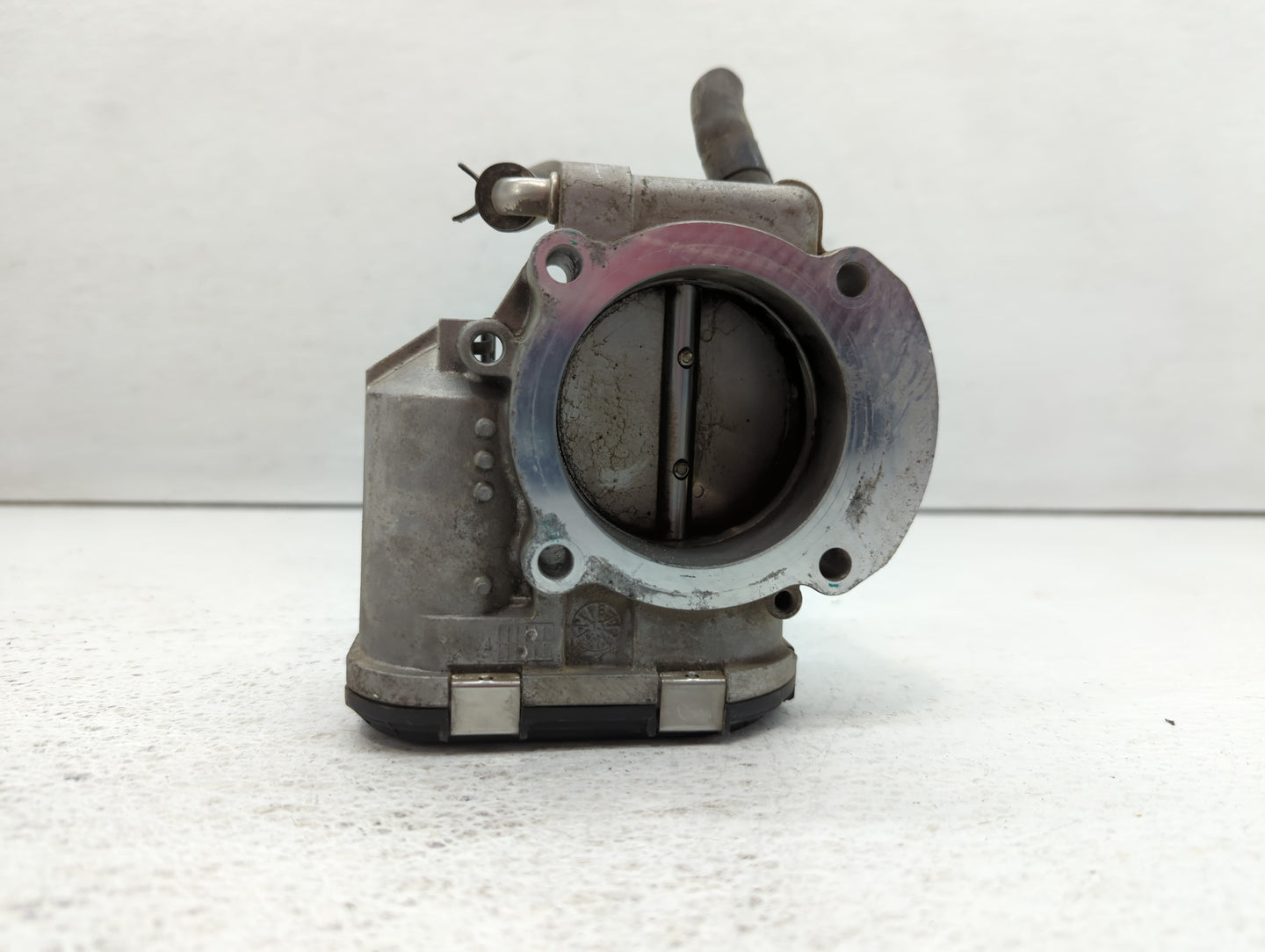 2011-2014 Hyundai Sonata Throttle Body P/N:35100-2G700 Fits Fits 2011 2012 2013 2014 2015 2016 OEM Used Auto Parts - Oemused