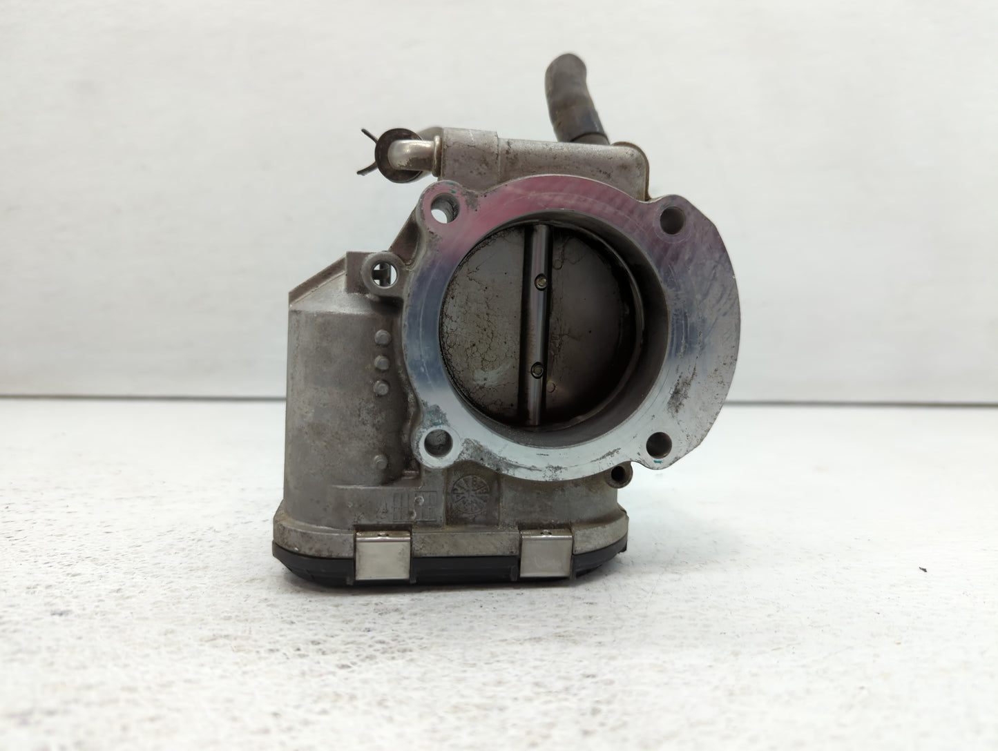2011-2014 Hyundai Sonata Throttle Body P/N:35100-2G700 Fits Fits 2011 2012 2013 2014 2015 2016 OEM Used Auto Parts - Oemused