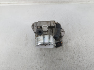 2011-2014 Hyundai Sonata Throttle Body P/N:35100-2G700 Fits Fits 2011 2012 2013 2014 2015 2016 OEM Used Auto Parts