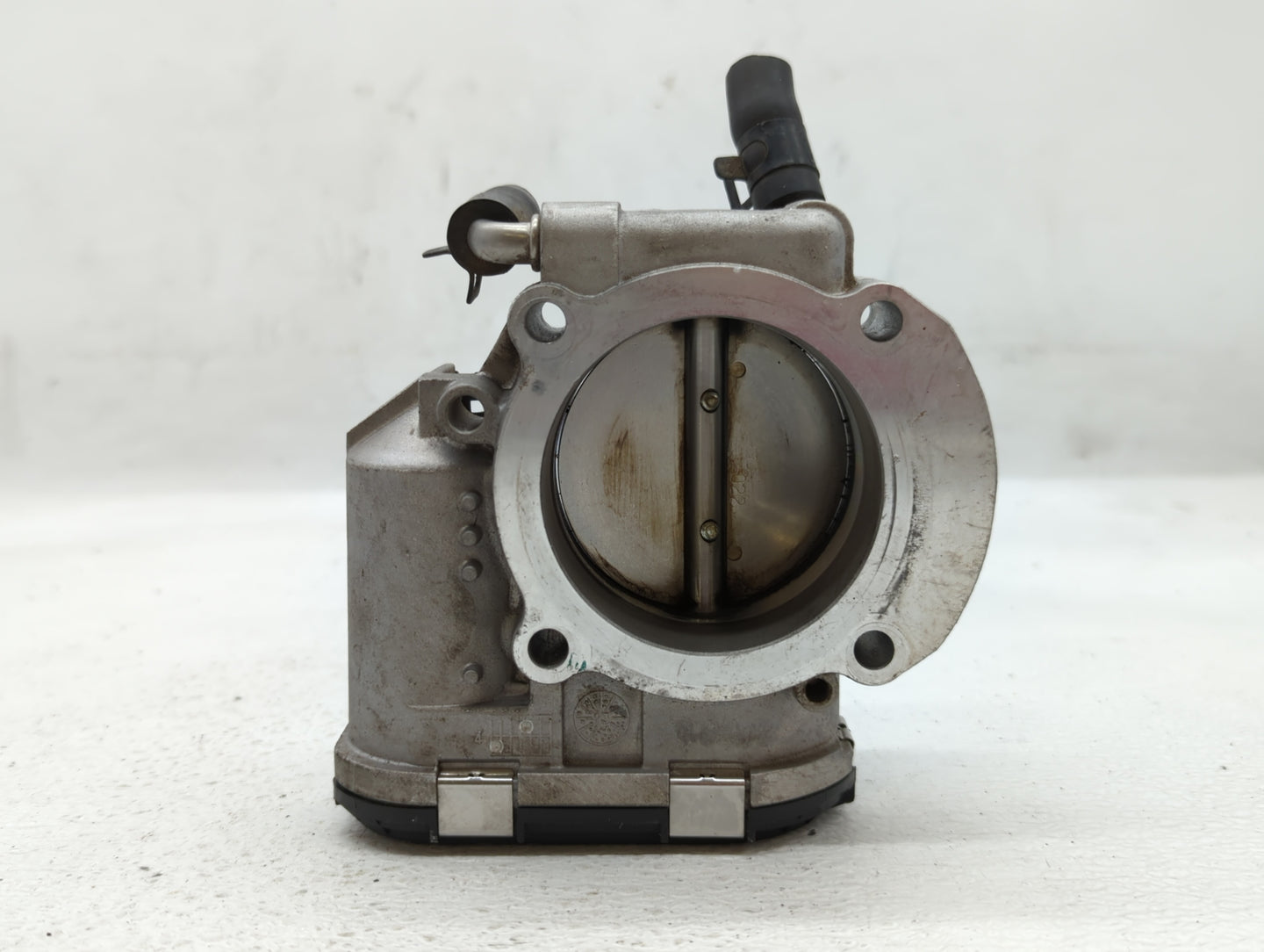 2011-2014 Hyundai Sonata Throttle Body P/N:35100-2G700 Fits Fits 2011 2012 2013 2014 2015 2016 OEM Used Auto Parts - Oemused