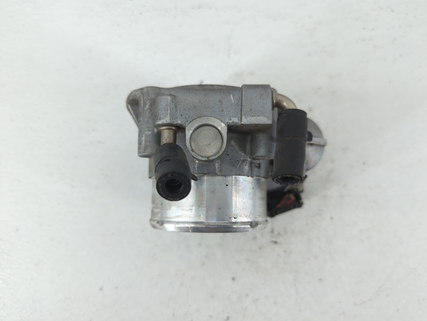 2011-2014 Hyundai Sonata Throttle Body P/N:35100-2G700 Fits Fits 2011 2012 2013 2014 2015 2016 OEM Used Auto Parts - Oemused