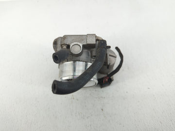 2011-2014 Hyundai Sonata Throttle Body P/N:35100-2G700 Fits Fits 2011 2012 2013 2014 2015 2016 OEM Used Auto Parts
