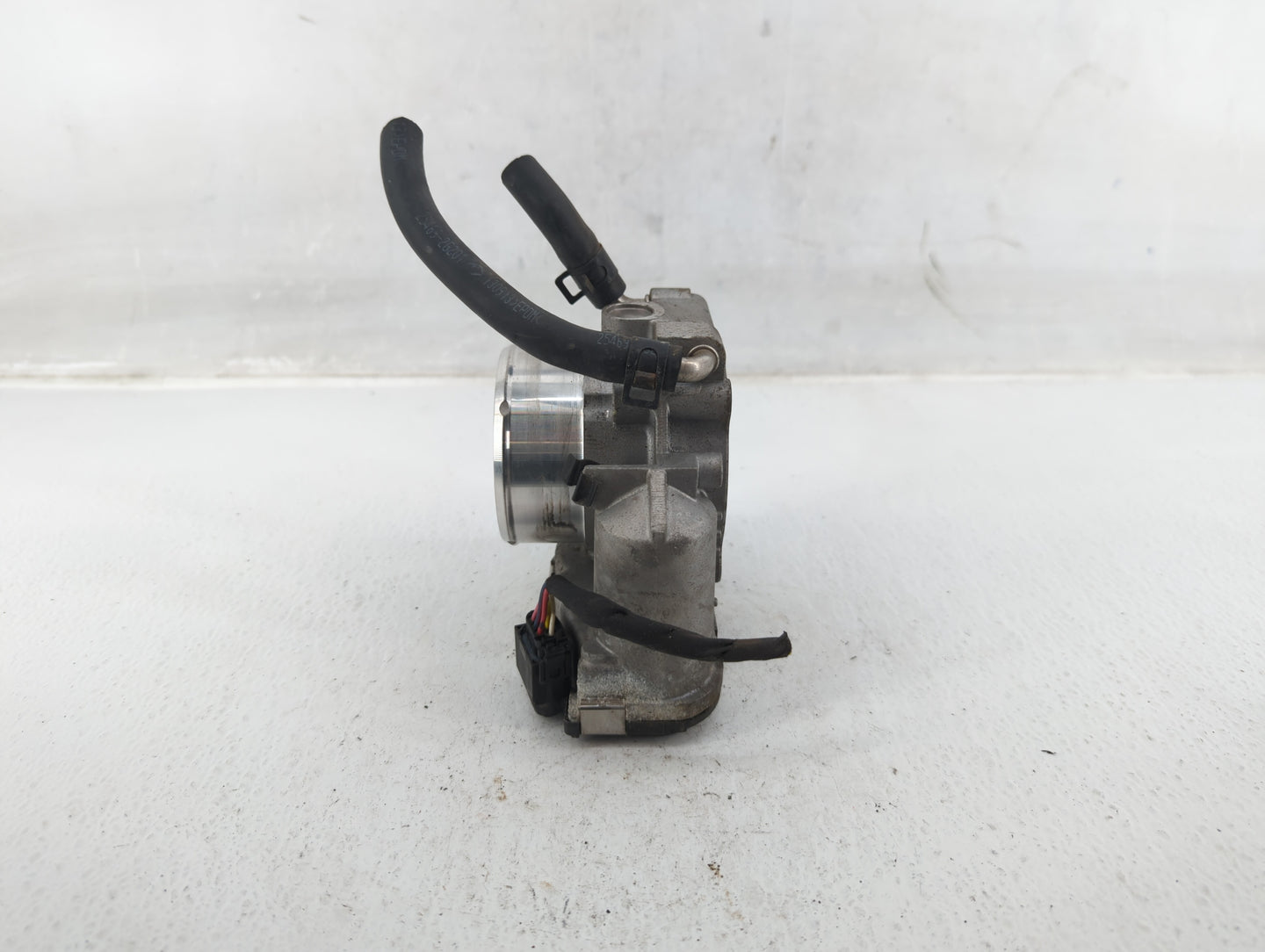 2011-2014 Hyundai Sonata Throttle Body P/N:35100-2G700 Fits Fits 2011 2012 2013 2014 2015 2016 OEM Used Auto Parts - Oemused