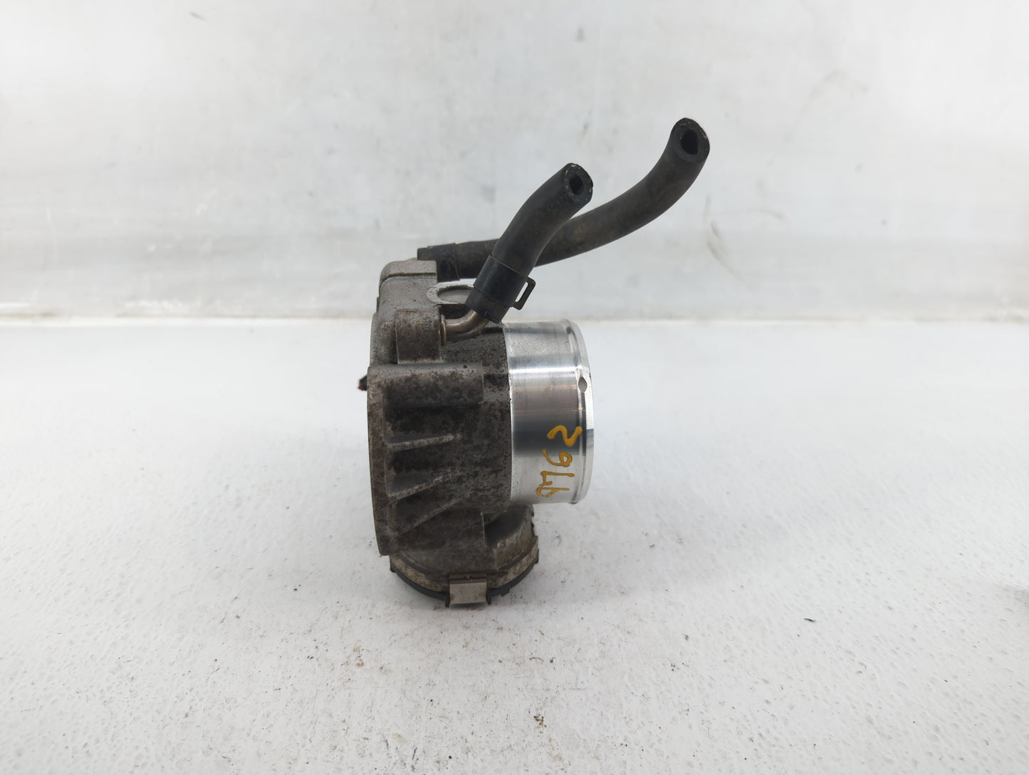 2011-2014 Hyundai Sonata Throttle Body P/N:35100-2G700 Fits Fits 2011 2012 2013 2014 2015 2016 OEM Used Auto Parts - Oemused