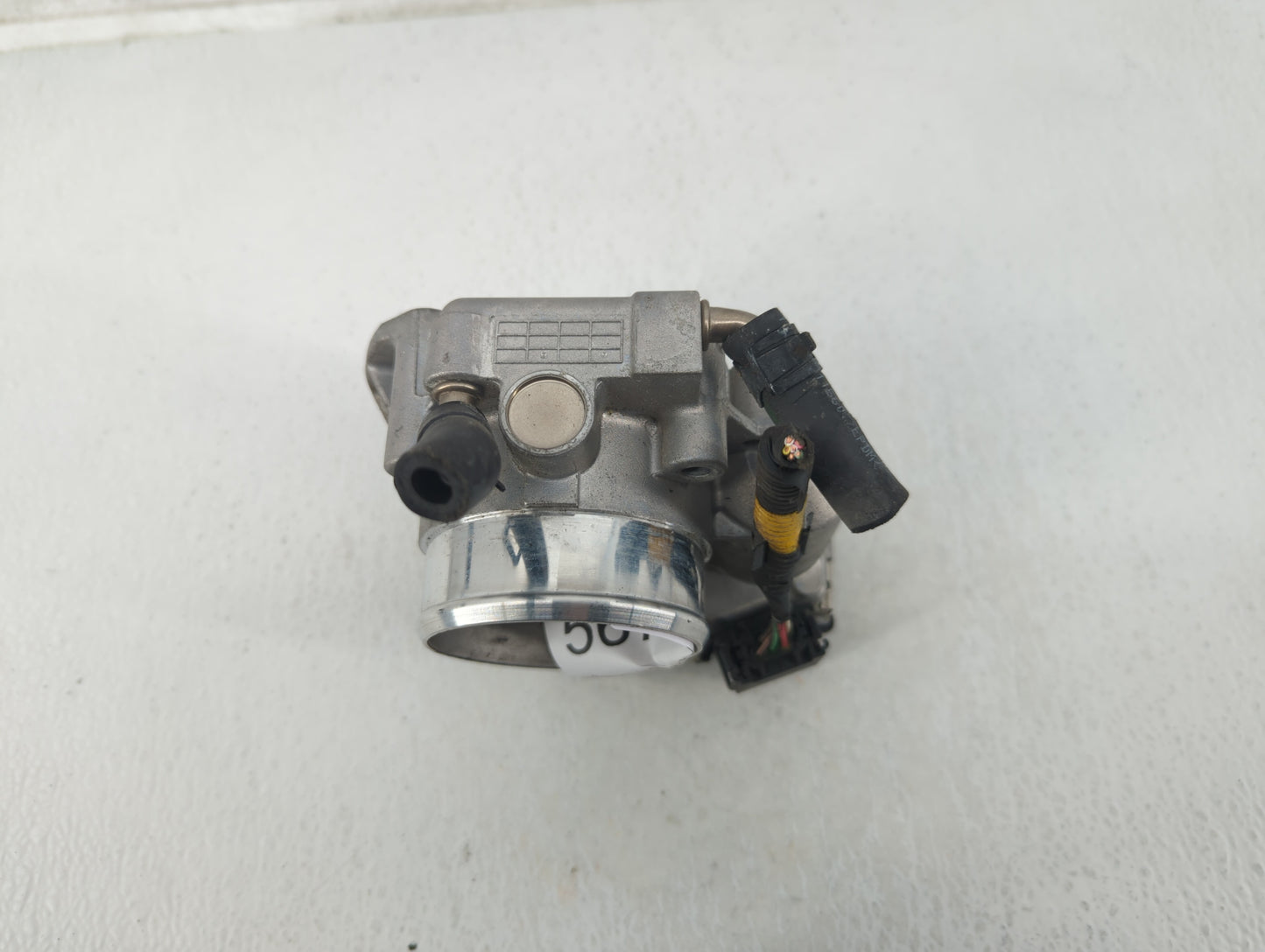 2011-2015 Hyundai Sonata Throttle Body P/N:35100-2G800 Fits Fits 2011 2012 2013 2014 2015 2016 OEM Used Auto Parts - Oemused