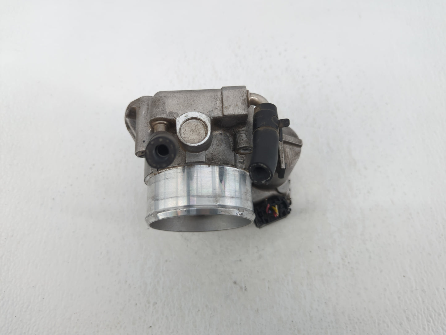2011-2014 Hyundai Sonata Throttle Body P/N:35100-2G700 Fits Fits 2011 2012 2013 2014 2015 2016 OEM Used Auto Parts - Oemused