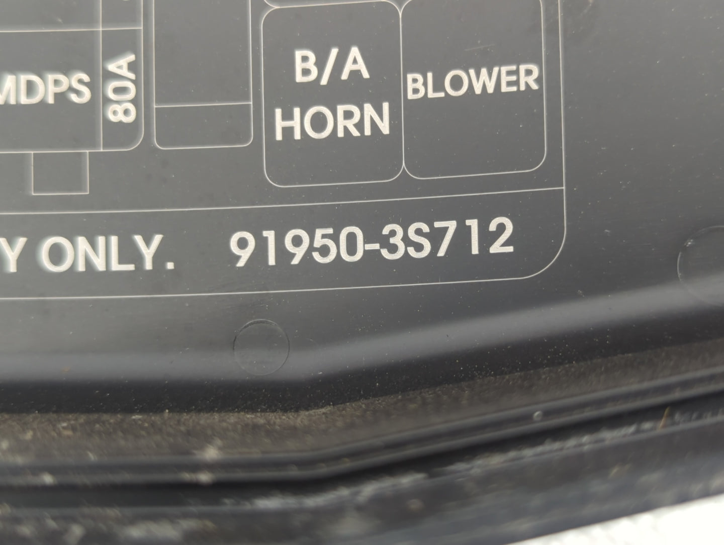 2011-2014 Hyundai Sonata Fusebox Fuse Box Panel Relay Module P/N:919050-3S712 Fits Fits 2011 2012 2013 2014 OEM Used Auto Pa