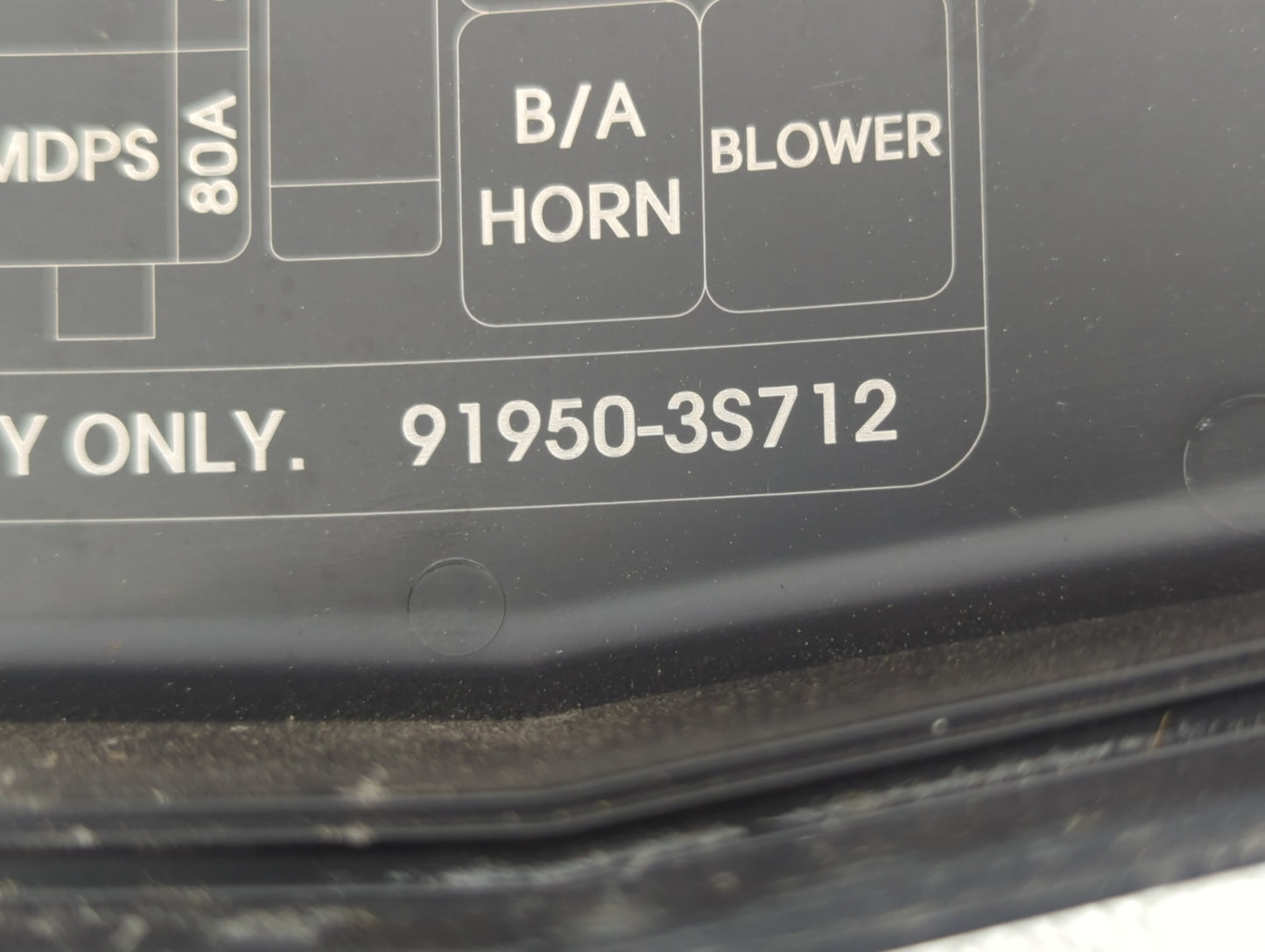2011-2014 Hyundai Sonata Fusebox Fuse Box Panel Relay Module P/N:919050-3S712 Fits Fits 2011 2012 2013 2014 OEM Used Auto Pa
