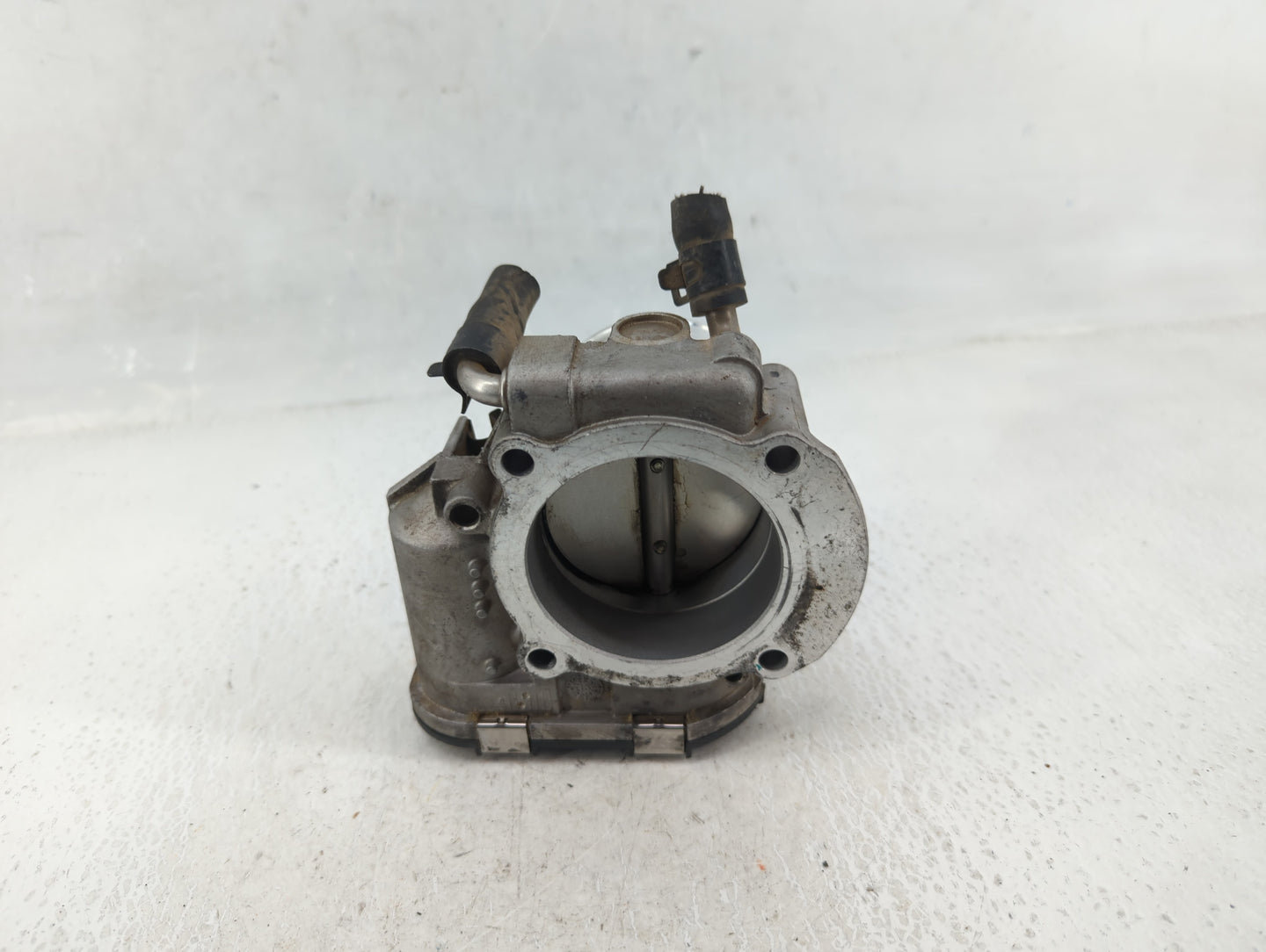 2011-2014 Hyundai Sonata Throttle Body P/N:35100-2G700 Fits Fits 2011 2012 2013 2014 2015 2016 OEM Used Auto Parts - Oemused