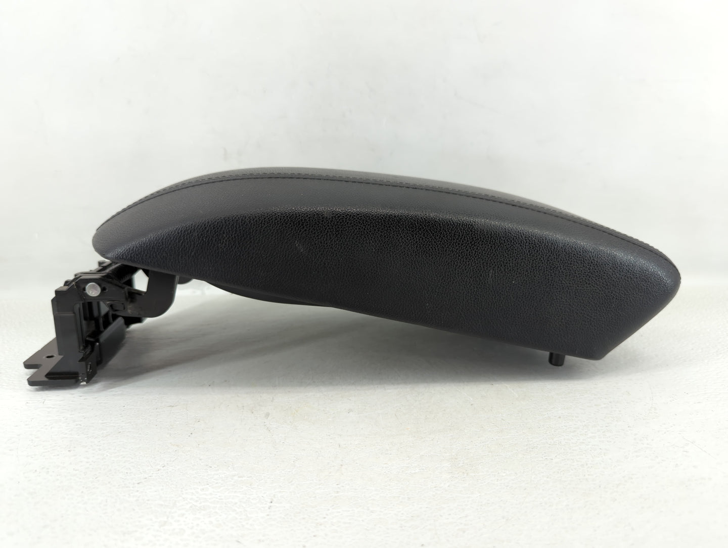2014 Hyundai Sonata Center Console Armrest Cover Lid Black - Oemusedautoparts1.com