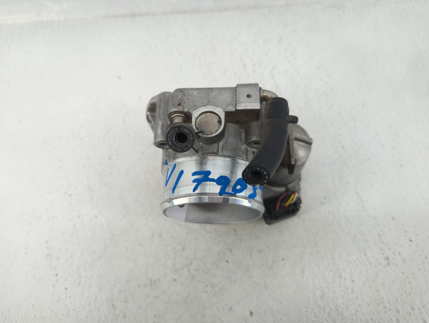 2011-2014 Hyundai Sonata Throttle Body P/N:35100-2G700 Fits Fits 2011 2012 2013 2014 2015 2016 OEM Used Auto Parts - Oemused