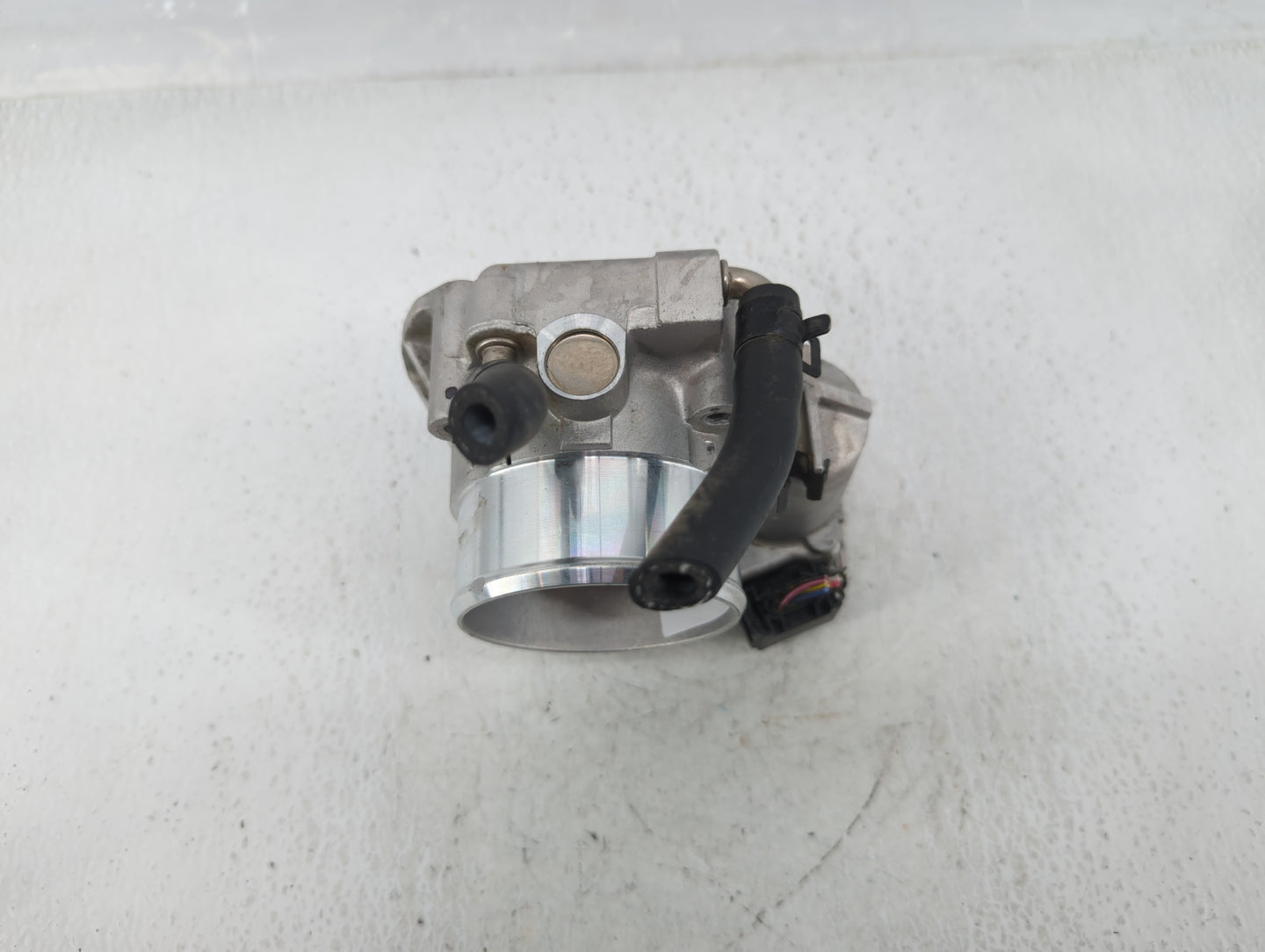 2011-2014 Hyundai Sonata Throttle Body P/N:351000-2G700 Fits Fits 2011 2012 2013 2014 2015 2016 OEM Used Auto Parts - Oemuse