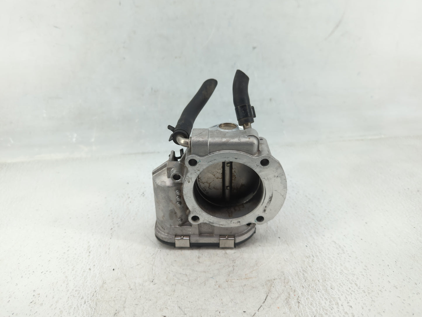 2011-2014 Hyundai Sonata Throttle Body P/N:351000-2G700 Fits Fits 2011 2012 2013 2014 2015 2016 OEM Used Auto Parts - Oemuse
