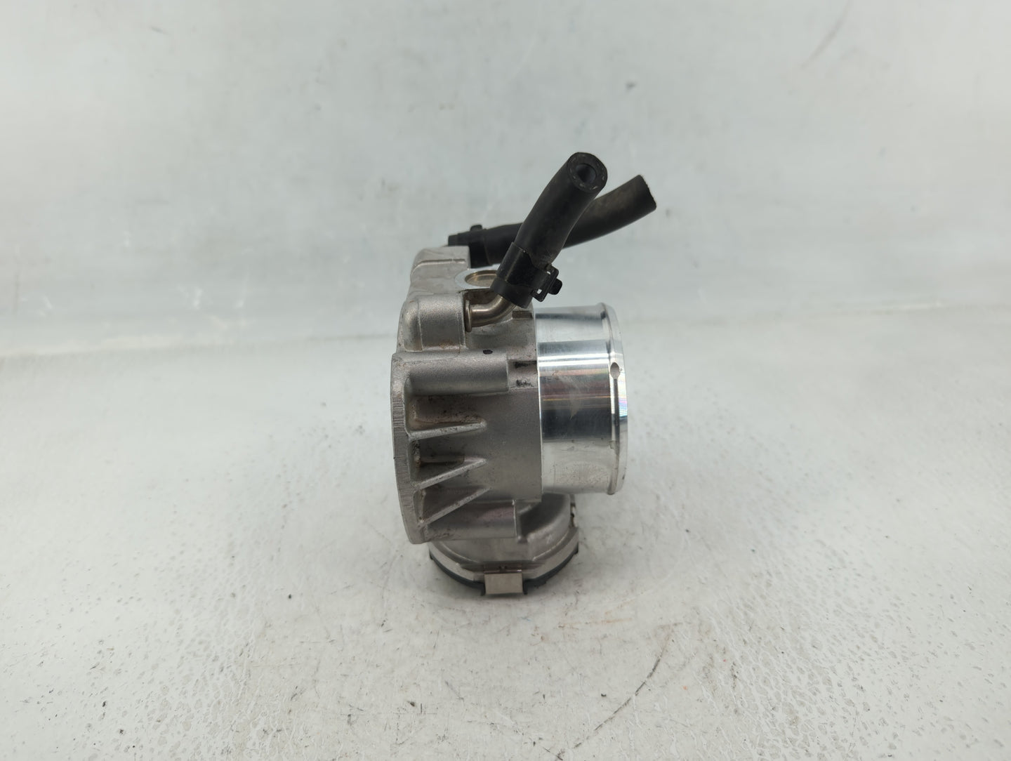 2011-2014 Hyundai Sonata Throttle Body P/N:351000-2G700 Fits Fits 2011 2012 2013 2014 2015 2016 OEM Used Auto Parts - Oemuse
