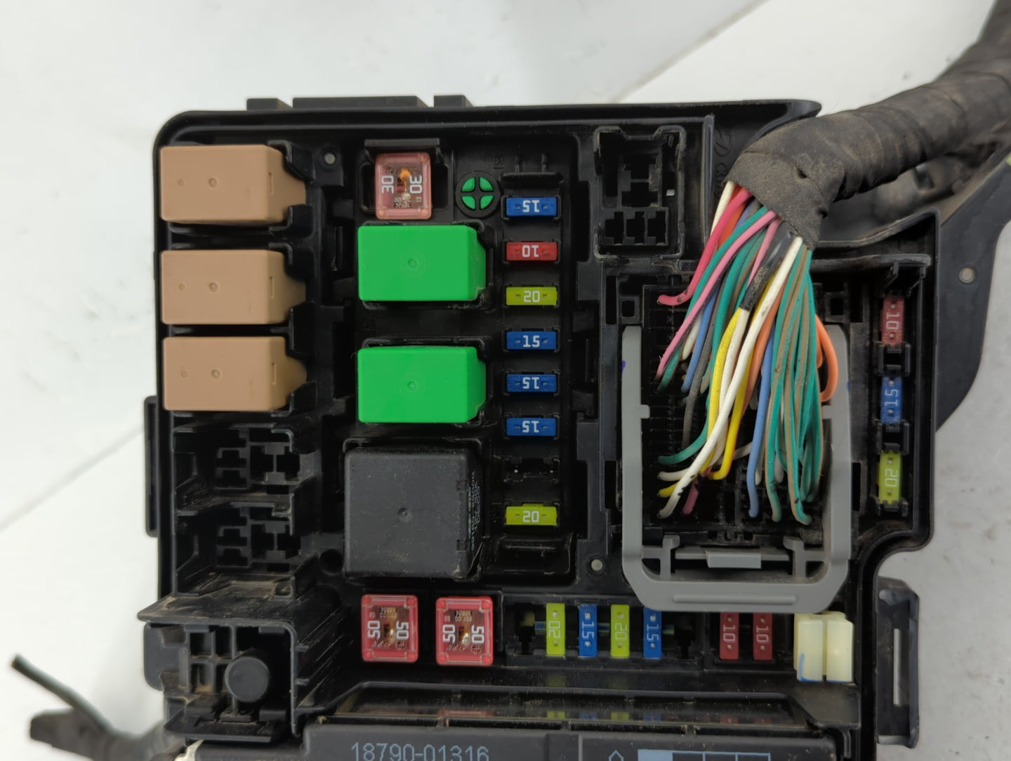 2011-2014 Hyundai Sonata Fusebox Fuse Box Panel Relay Module P/N:VS917503Q070YC Fits Fits 2011 2012 2013 2014 OEM Used Auto 