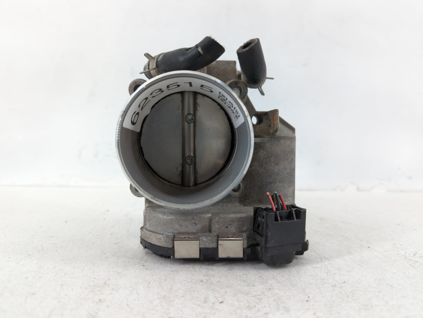2011-2014 Hyundai Sonata Throttle Body P/N:35100-2G700 Fits Fits 2011 2012 2013 2014 2015 2016 OEM Used Auto Parts - Oemused