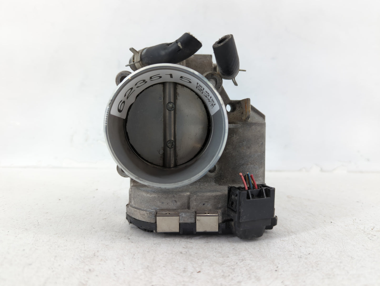 2011-2014 Hyundai Sonata Throttle Body P/N:35100-2G700 Fits Fits 2011 2012 2013 2014 2015 2016 OEM Used Auto Parts - Oemused