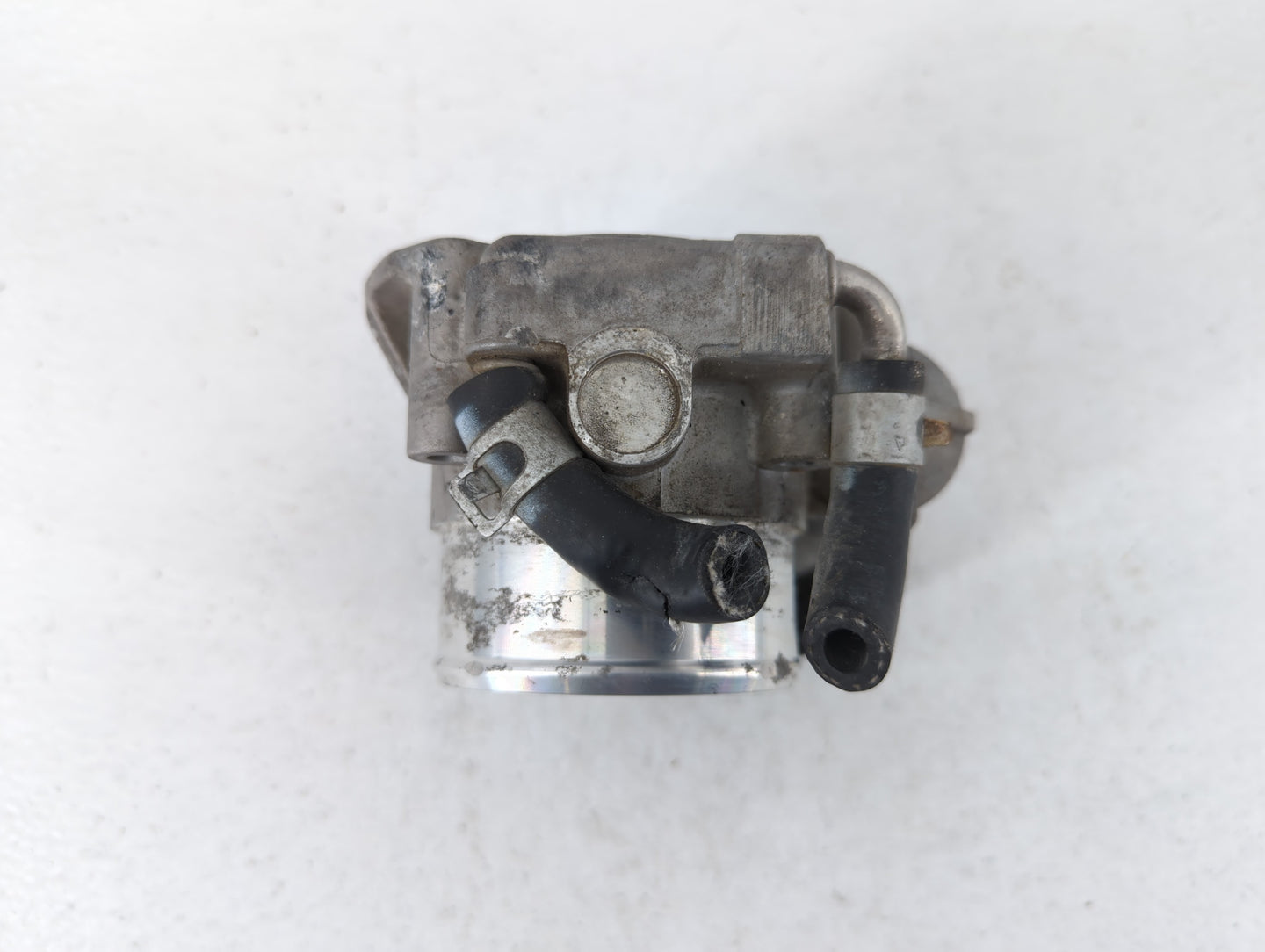 2011-2014 Hyundai Sonata Throttle Body P/N:35100-2G700 Fits Fits 2011 2012 2013 2014 2015 2016 OEM Used Auto Parts - Oemused
