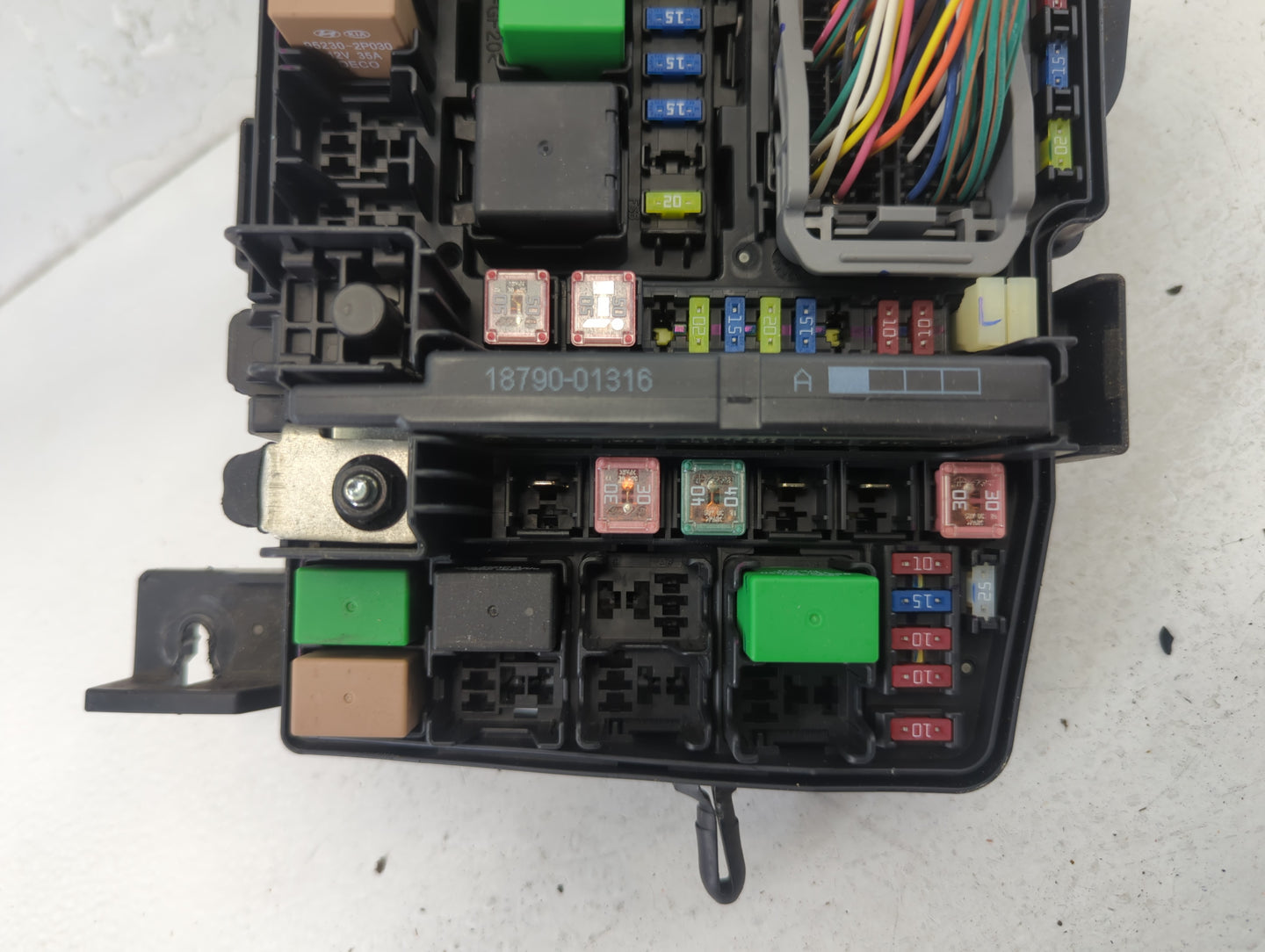 2011-2014 Hyundai Sonata Fusebox Fuse Box Panel Relay Module P/N:91950-3S712 Fits Fits 2011 2012 2013 2014 OEM Used Auto Par
