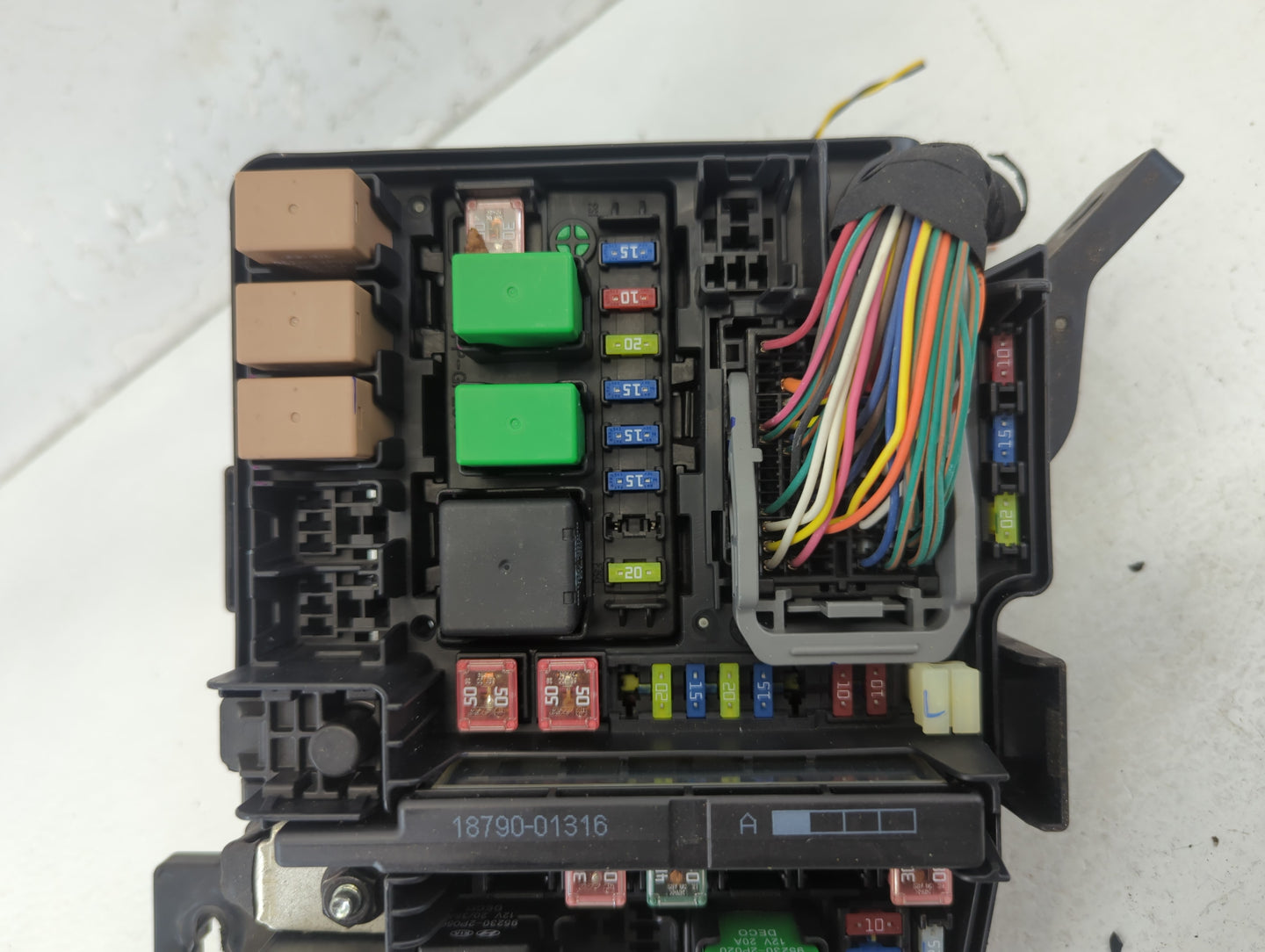 2011-2014 Hyundai Sonata Fusebox Fuse Box Panel Relay Module P/N:91950-3S712 Fits Fits 2011 2012 2013 2014 OEM Used Auto Par