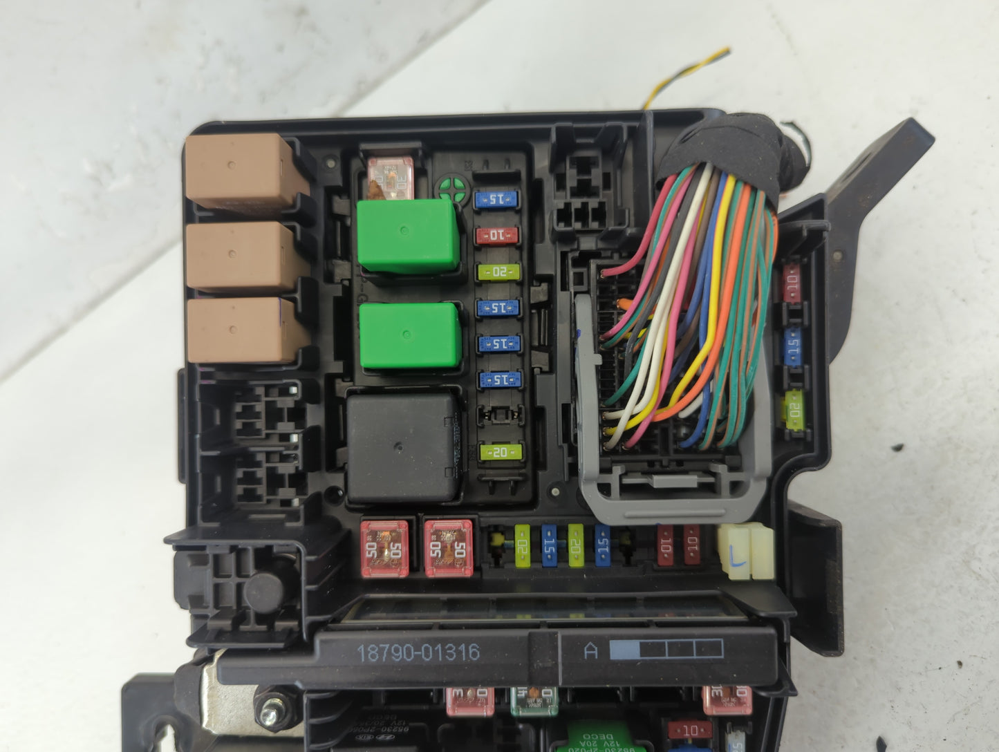 2011-2014 Hyundai Sonata Fusebox Fuse Box Panel Relay Module P/N:91950-3S712 Fits Fits 2011 2012 2013 2014 OEM Used Auto Par