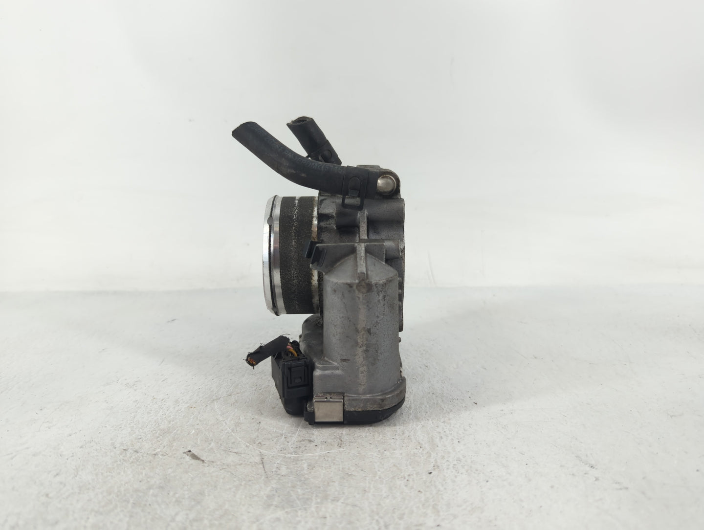 2011-2014 Hyundai Sonata Throttle Body P/N:90 4501 0001 Fits Fits 2011 2012 2013 2014 2015 2016 OEM Used Auto Parts - Oemuse