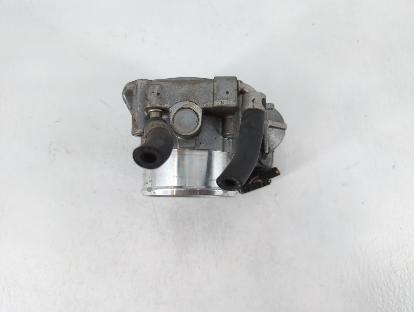 2011-2014 Hyundai Sonata Throttle Body P/N:35100-2G700 Fits Fits 2011 2012 2013 2014 2015 2016 OEM Used Auto Parts - Oemused
