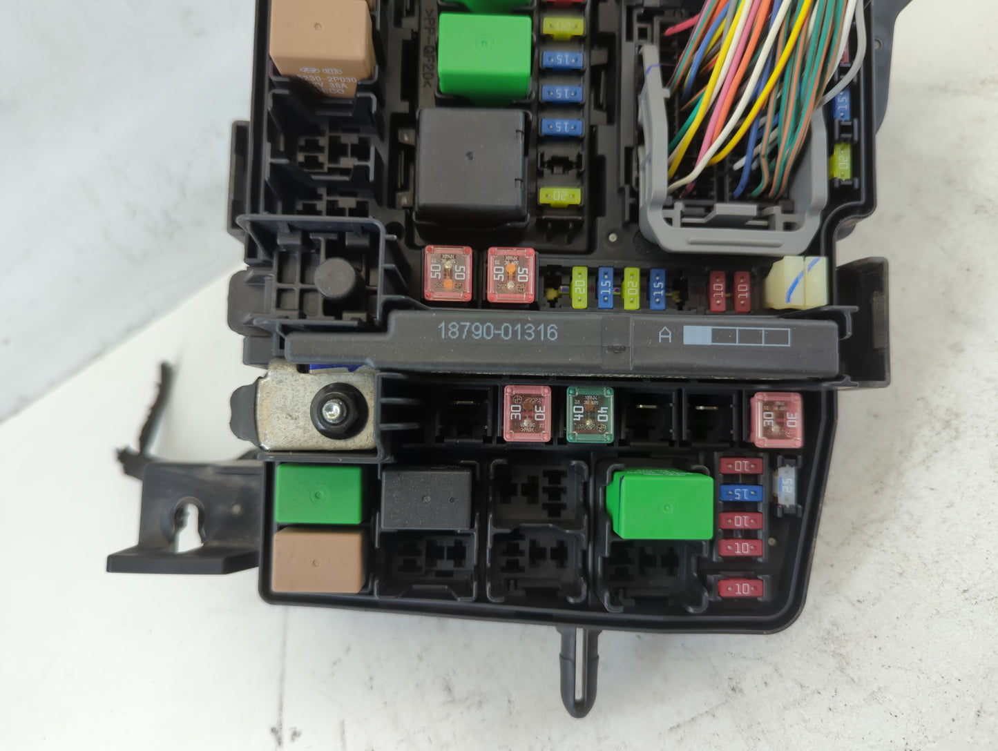 2011-2014 Hyundai Sonata Fusebox Fuse Box Panel Relay Module P/N:91950-3S712 Fits Fits 2011 2012 2013 2014 OEM Used Auto Par