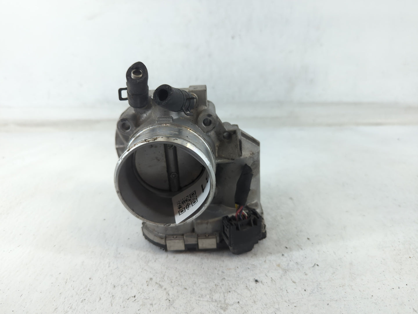 2011-2014 Hyundai Sonata Throttle Body P/N:35100-2G710 Fits Fits 2011 2012 2013 2014 2015 2016 OEM Used Auto Parts - Oemused