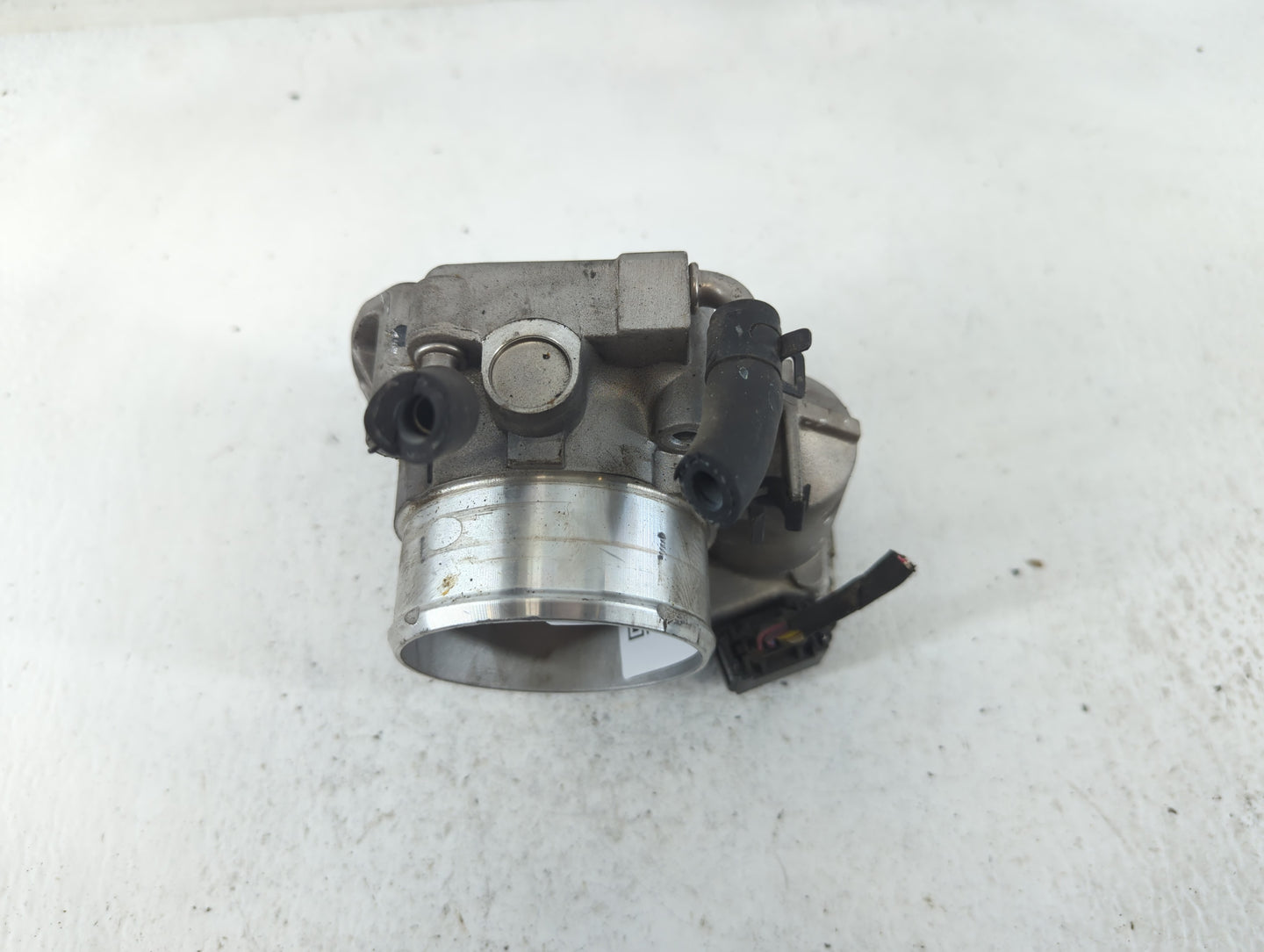 2011-2014 Hyundai Sonata Throttle Body P/N:35100-2G700 Fits Fits 2011 2012 2013 2014 2015 2016 OEM Used Auto Parts - Oemused