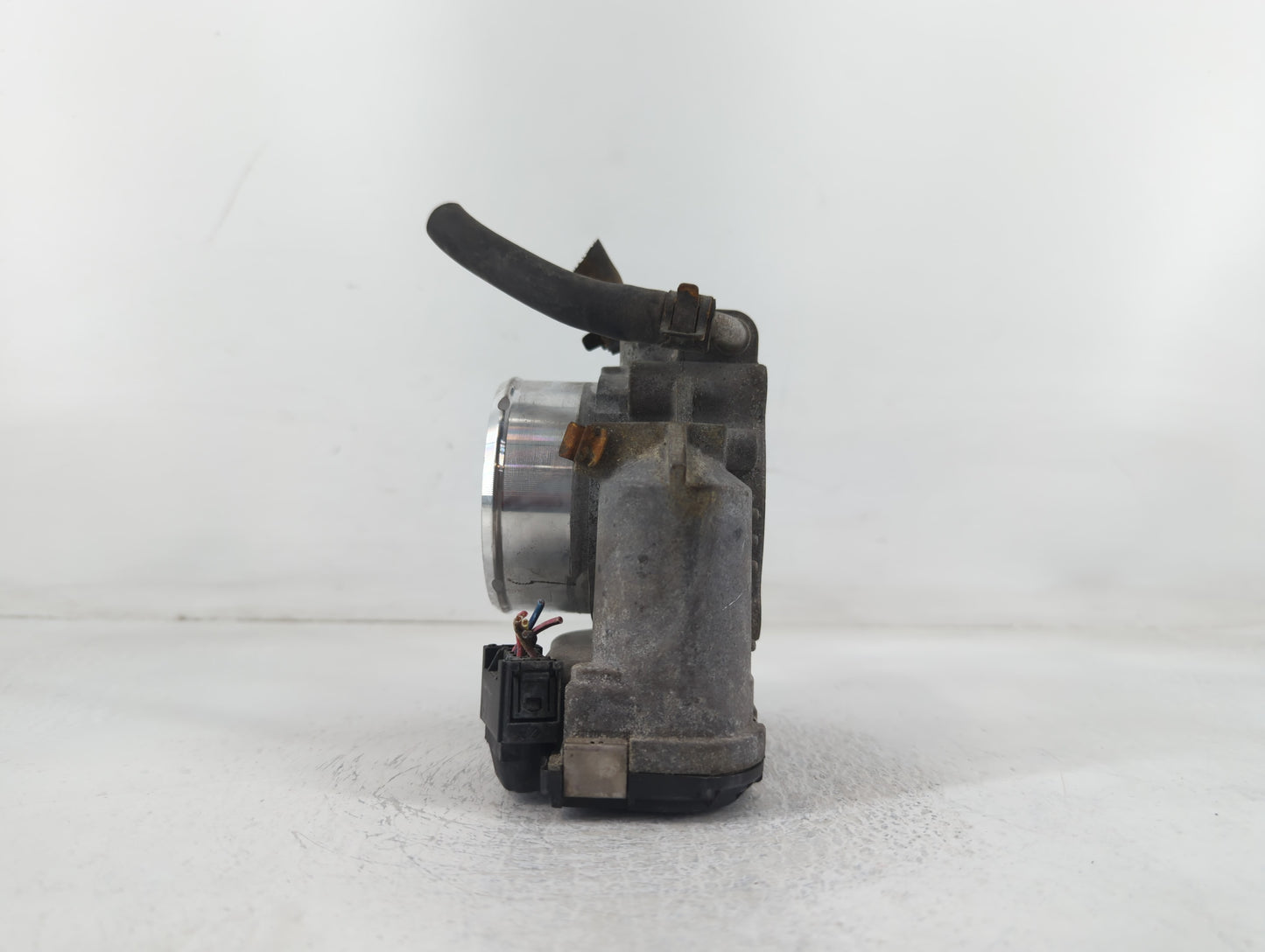 2011-2014 Hyundai Sonata Throttle Body P/N:112301 90 4501 0001 Fits Fits 2011 2012 2013 2014 2015 2016 OEM Used Auto Parts -