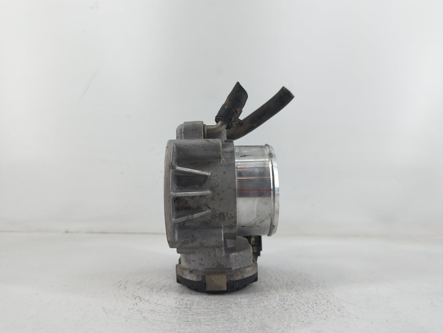 2011-2014 Hyundai Sonata Throttle Body P/N:112301 90 4501 0001 Fits Fits 2011 2012 2013 2014 2015 2016 OEM Used Auto Parts -