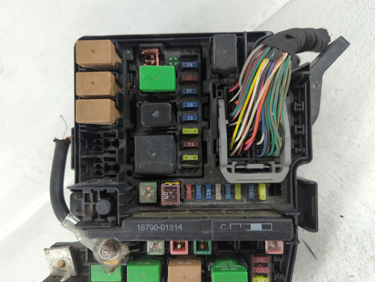 2011-2014 Hyundai Sonata Fusebox Fuse Box Panel Relay Module P/N:VS9175703Q020YC Fits Fits 2011 2012 2013 2014 OEM Used Auto