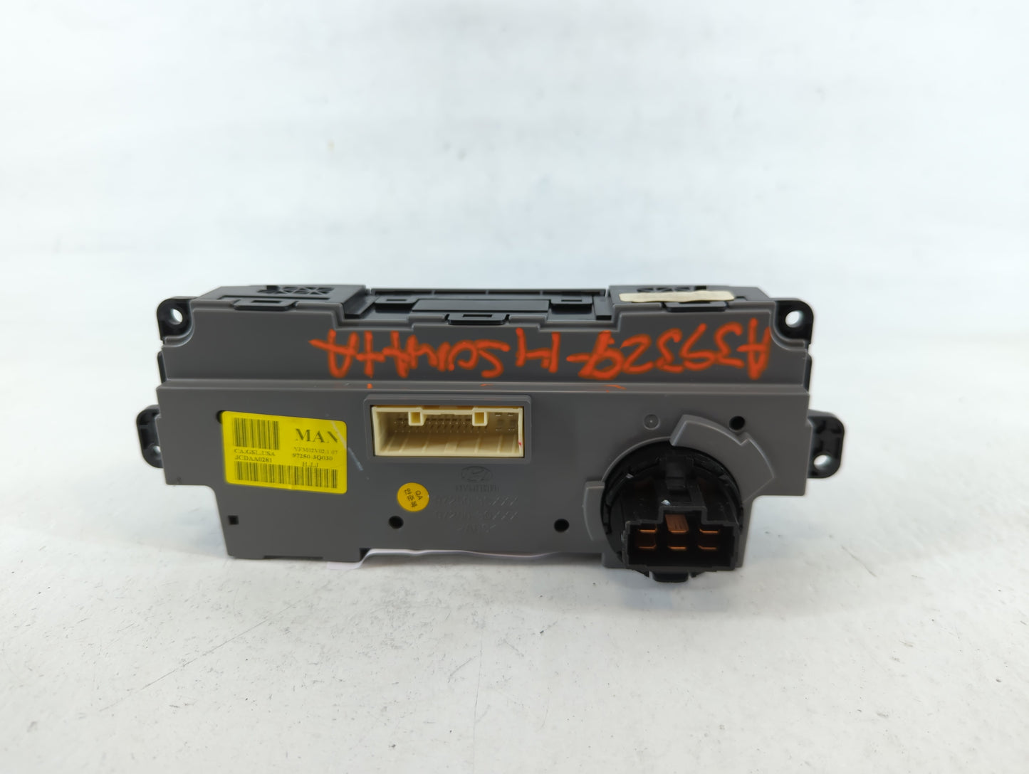 2014 Hyundai Sonata Climate Control Module Temperature AC/Heater Replacement P/N:97250-3Q030 Fits OEM Used Auto Parts - Oemu