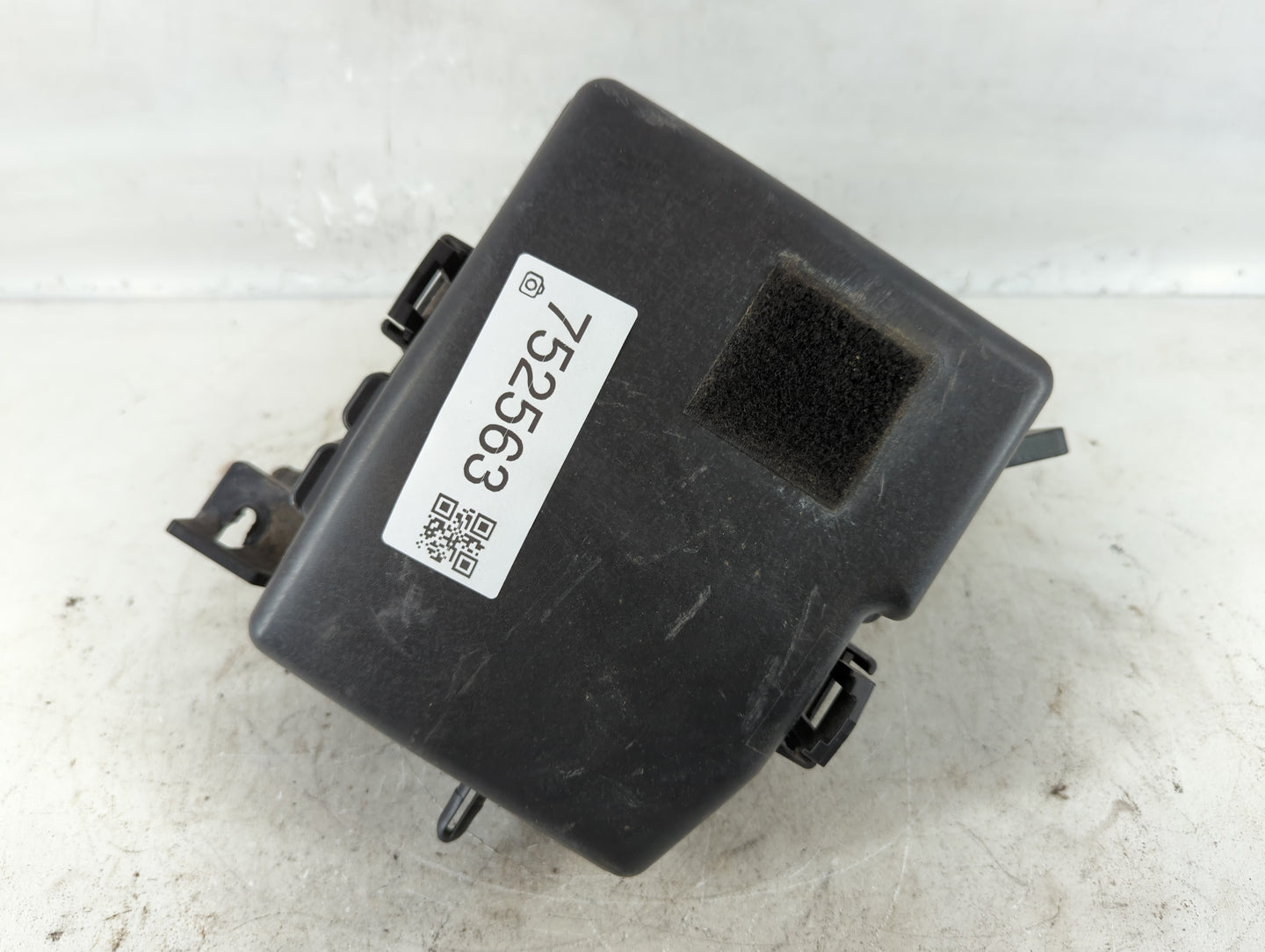 2011-2014 Hyundai Sonata Fusebox Fuse Box Panel Relay Module P/N:91950-3S712 Fits Fits 2011 2012 2013 2014 OEM Used Auto Par