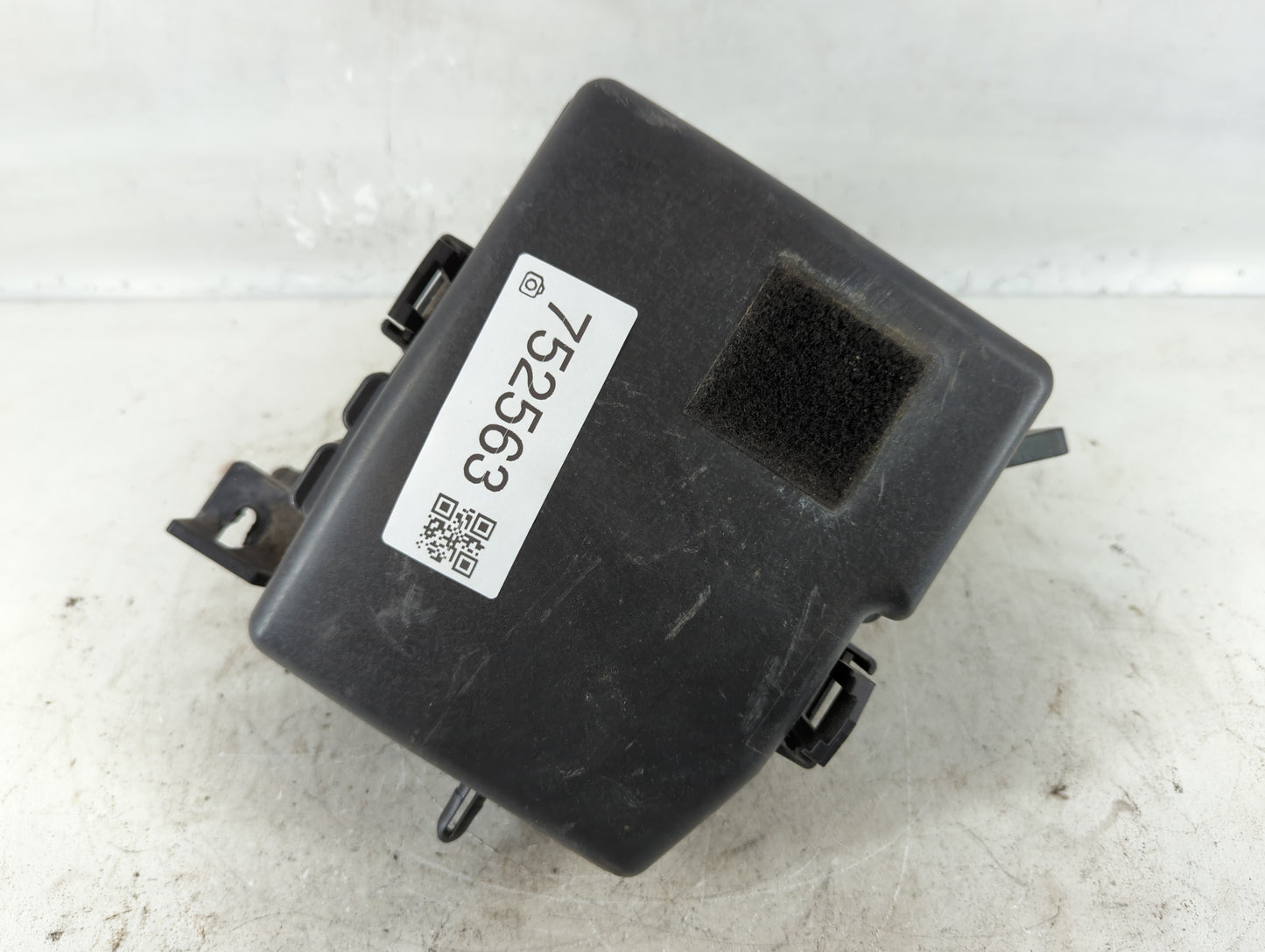 2011-2014 Hyundai Sonata Fusebox Fuse Box Panel Relay Module P/N:91950-3S712 Fits Fits 2011 2012 2013 2014 OEM Used Auto Par